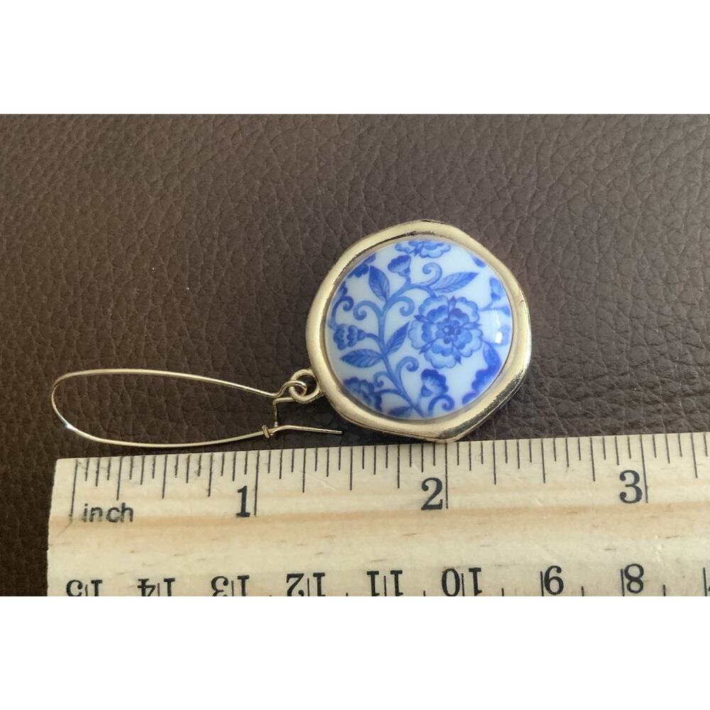 Anthropologie Flower Earrings Tile White Ceramic Blue Gold Hoop Boho Portugal - Picture 9 of 9